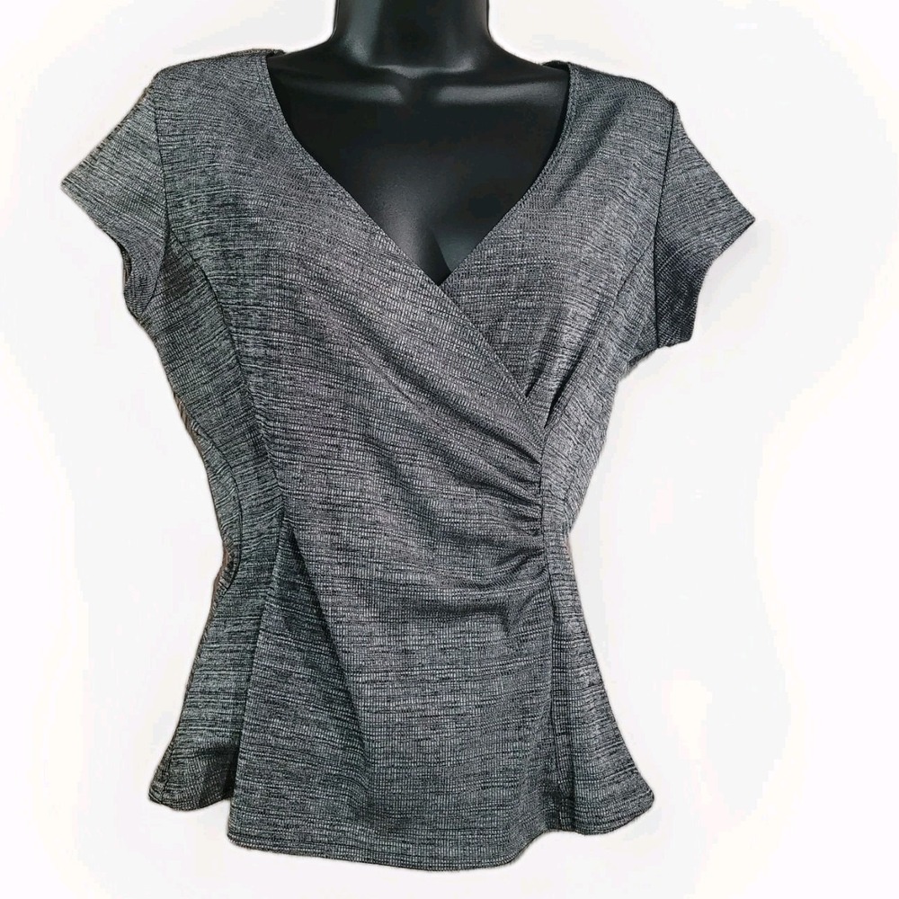 Studio Y Textured Knit Faux Wrap Top Blouse Sz M Gray V-Neck Y2K Corporate Sexy